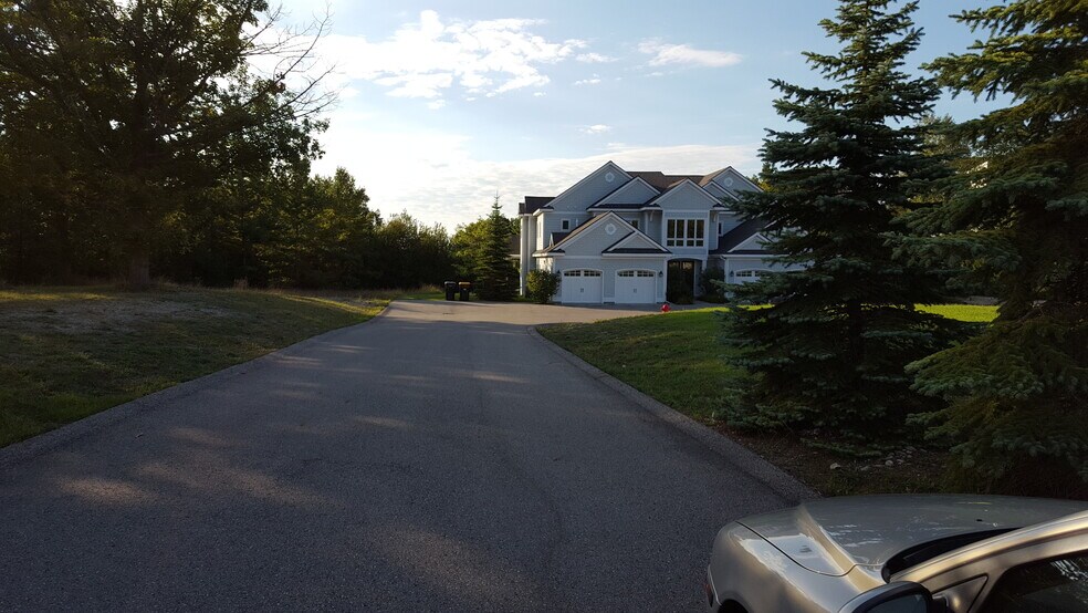 820-840 Petoskey Ave, Charlevoix, MI à vendre - Photo de l’immeuble – Image 2 sur 2