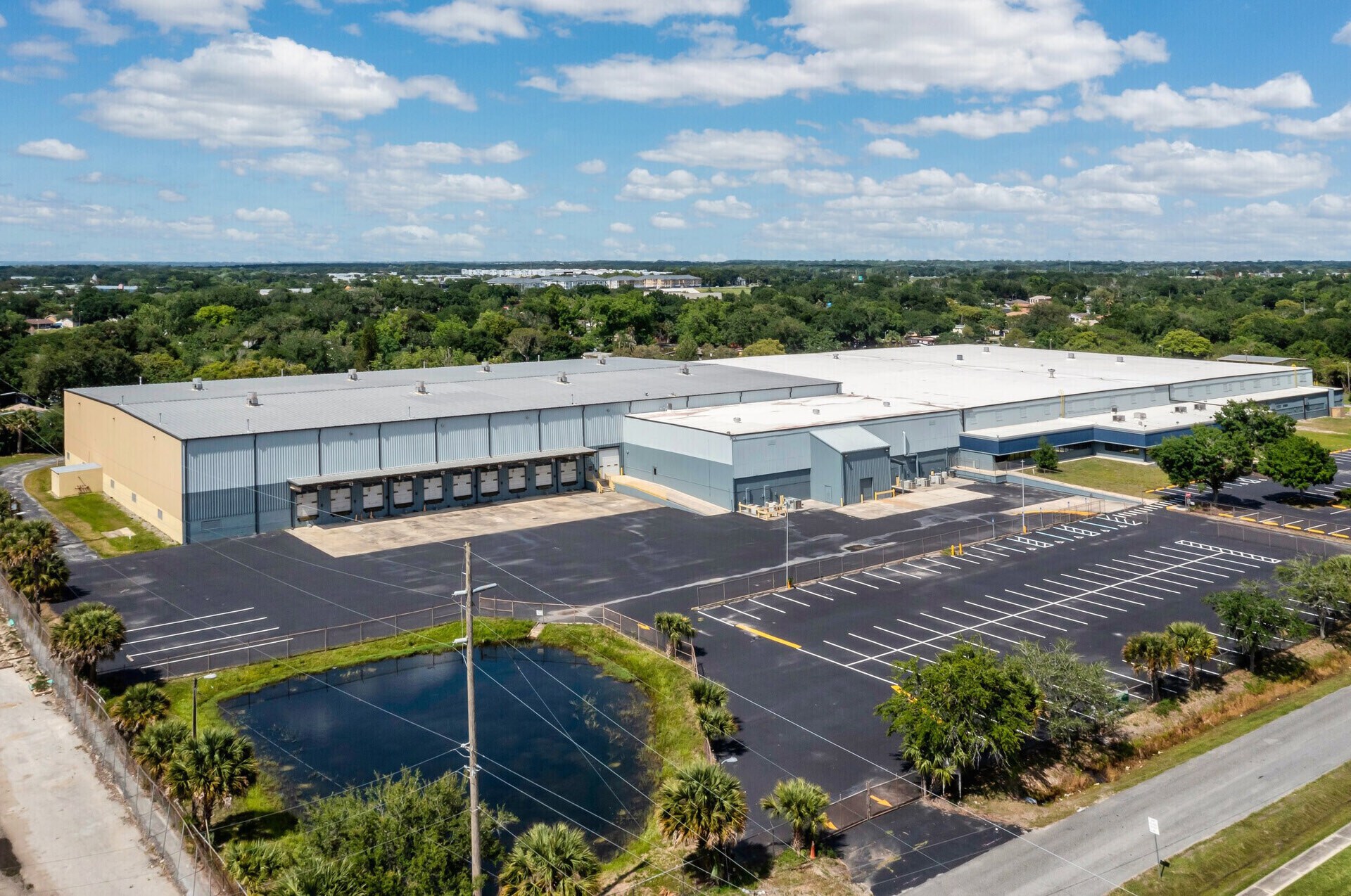 851 E Maple St, Winter Garden, FL à louer Photo de l’immeuble– Image 1 sur 18