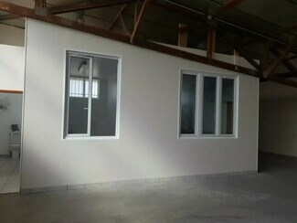 Plus de détails pour Local d'activités à louer