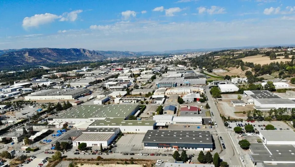 Local d’activités dans Valence à louer Photo de l’immeuble– Image 1 sur 5