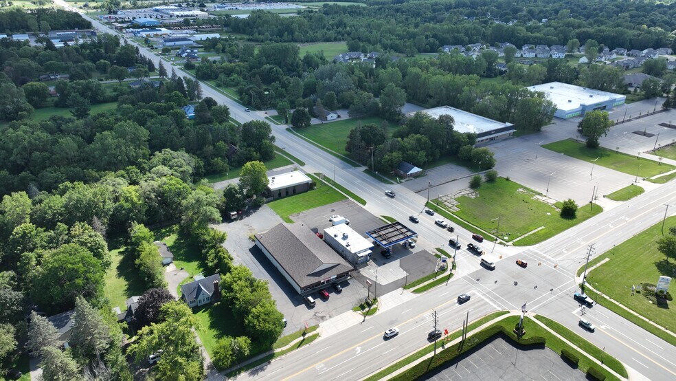 6020 Davison Rd, Burton, MI à vendre - Photo de l’immeuble – Image 2 sur 25