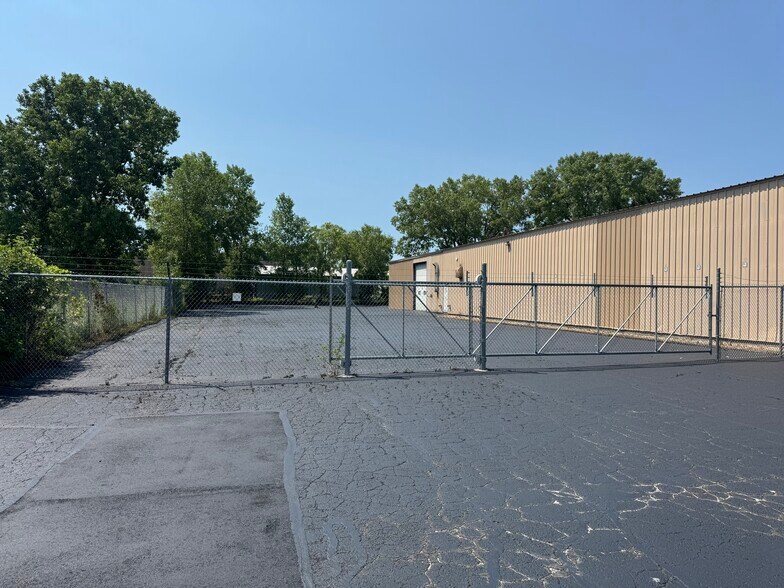 3675 N Main St, Oshkosh, WI à louer - Photo de l’immeuble – Image 3 sur 10