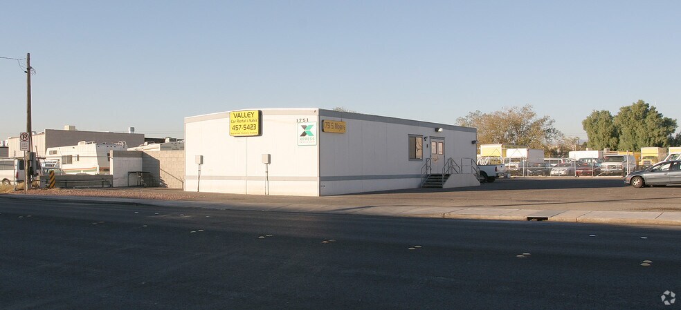 1751 S Mojave Rd, Las Vegas, NV à louer - Photo de l’immeuble – Image 2 sur 4