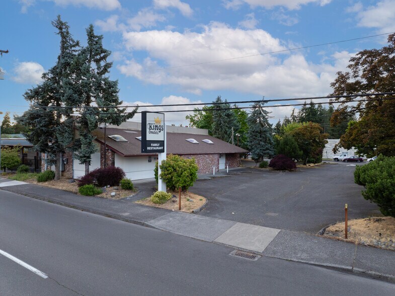 10711 NE Halsey St, Portland, OR à vendre - Photo de l’immeuble – Image 2 sur 9
