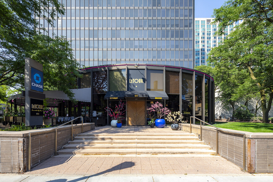 1603 Orrington Ave, Evanston, IL à louer - Photo de l’immeuble – Image 3 sur 9