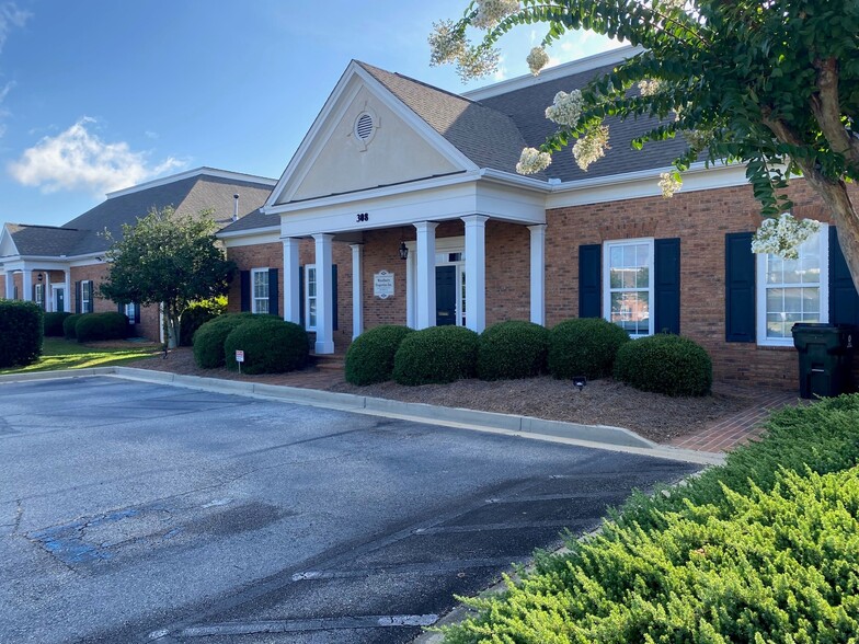 308 Margie Dr, Warner Robins, GA à vendre - Photo de l’immeuble – Image 1 sur 13