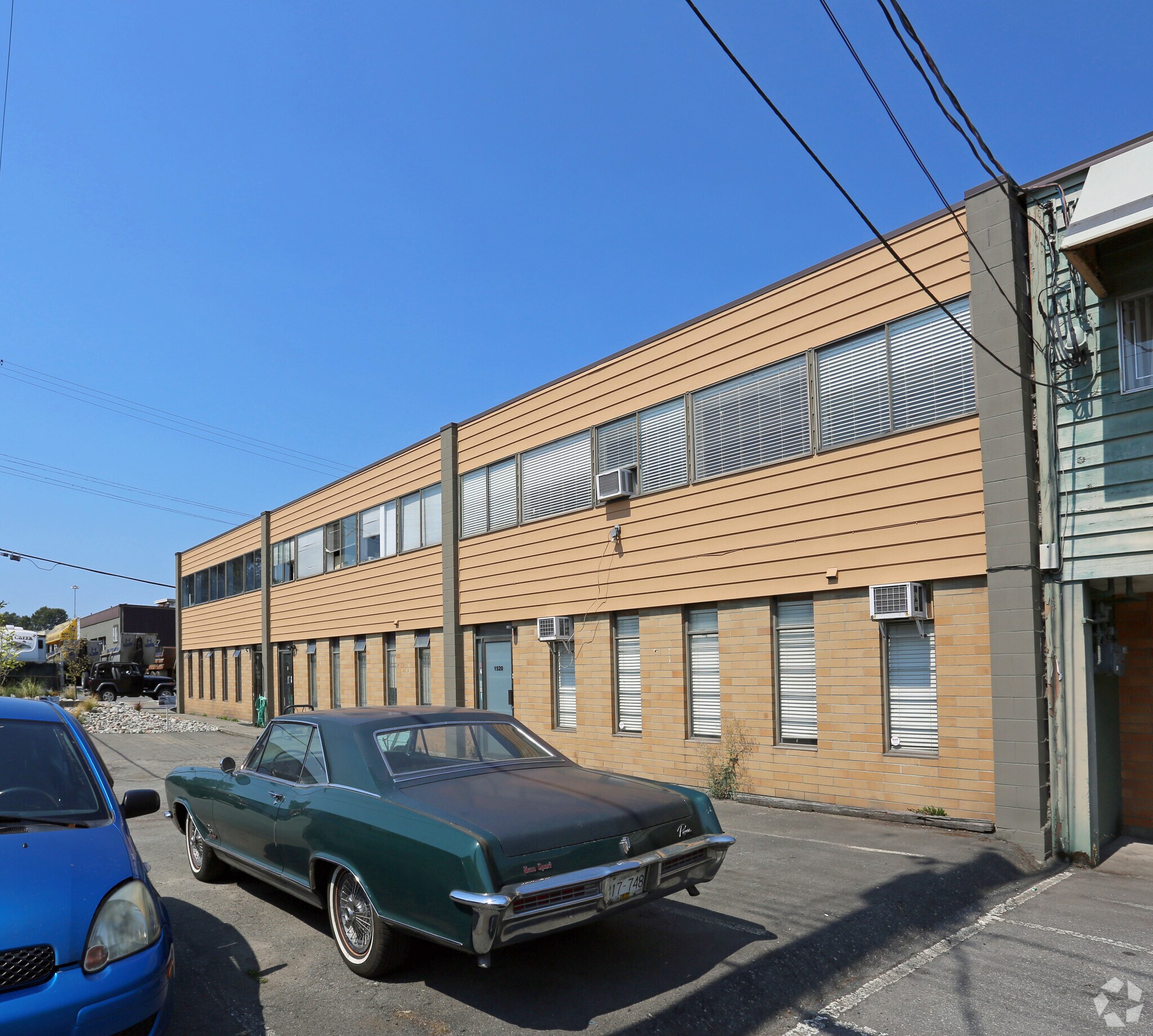 1516-1520 Columbia St, North Vancouver District, BC à vendre Photo de l’immeuble– Image 1 sur 4