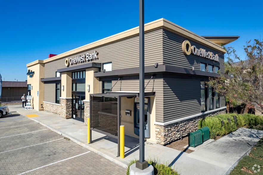 600 W Route 66, Glendora, CA à louer - Photo principale – Image 1 sur 11