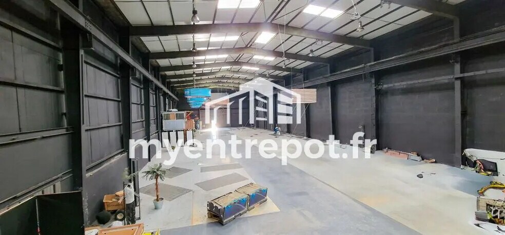Local d’activités dans Aubagne à louer - Photo intérieure – Image 3 sur 6