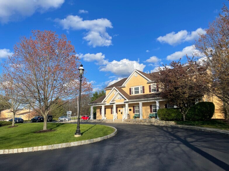 66 Buck Rd, Southampton, PA à louer - Photo de l’immeuble – Image 3 sur 10