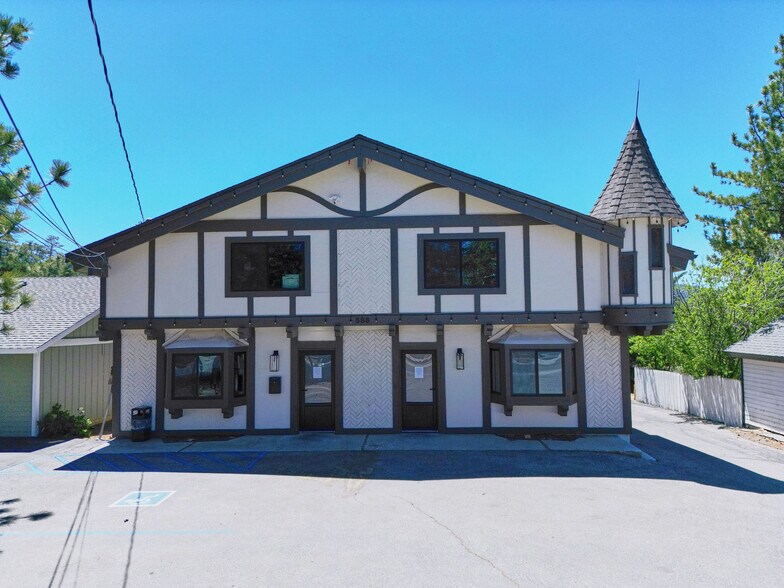 586 Bonanza Trail, Big Bear Lake, CA à vendre - Photo de l’immeuble – Image 2 sur 79