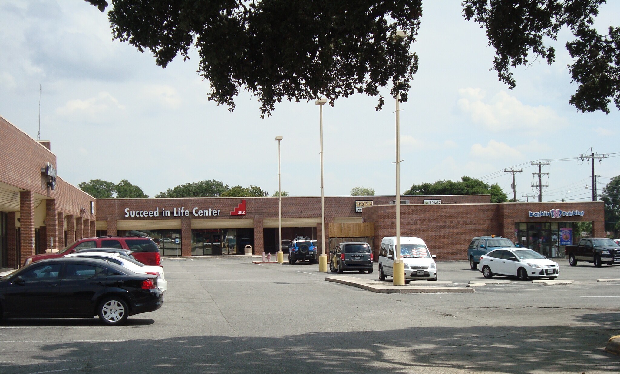 6715 Bandera Rd, San Antonio, TX à louer Photo de l’immeuble– Image 1 sur 10
