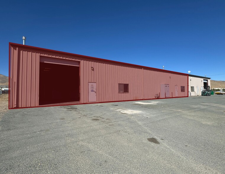 8 Stokes Dr, Mound House, NV à louer - Photo de l’immeuble – Image 1 sur 9