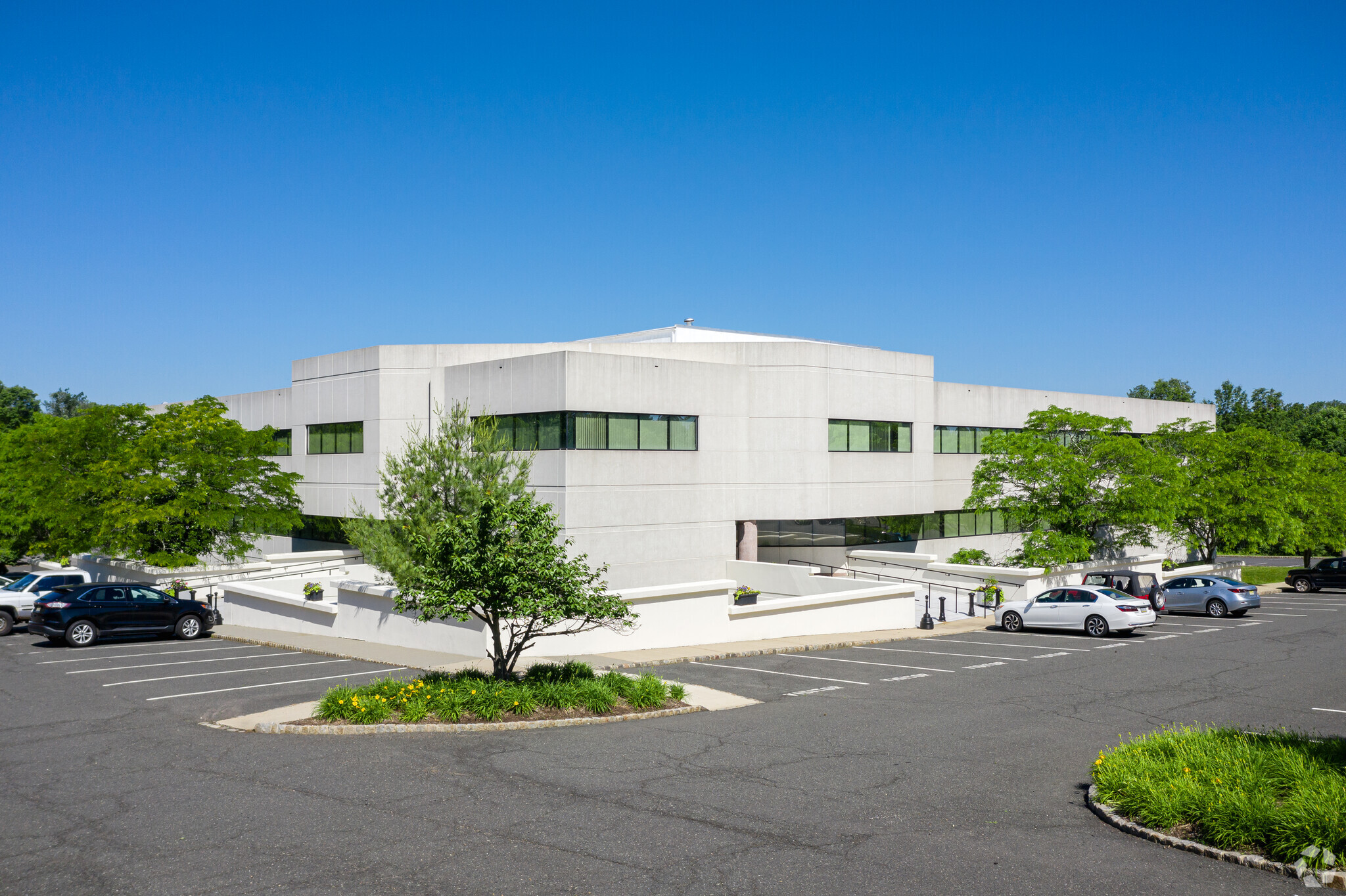 645 Martinsville Rd, Basking Ridge, NJ à louer Photo de l’immeuble– Image 1 sur 19