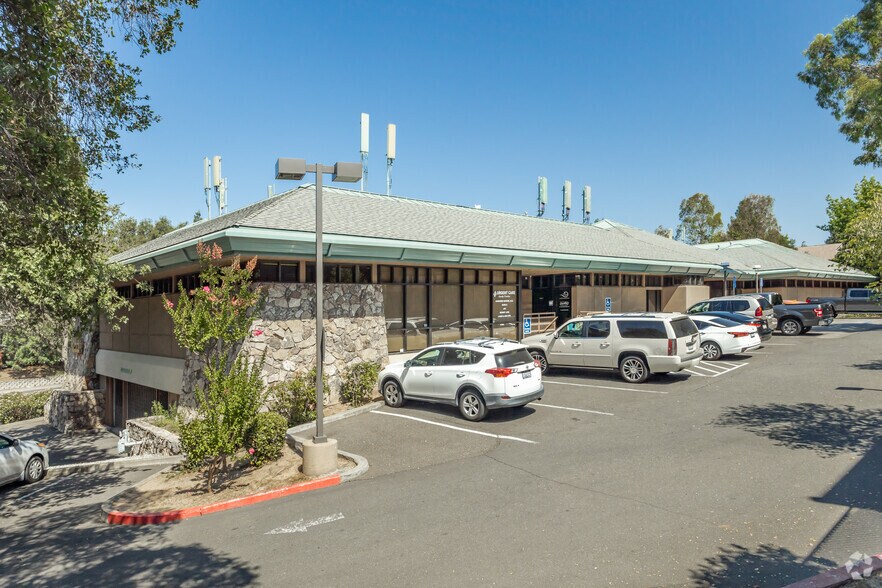 4944 Sunrise Blvd, Fair Oaks, CA à vendre - Photo de l’immeuble – Image 2 sur 15