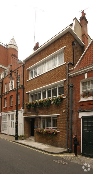 42 Bruton Pl, Londres à louer - Photo principale – Image 1 sur 2