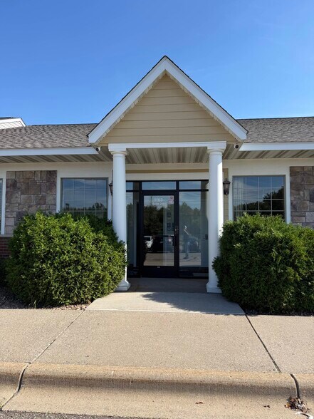 1063-1123 Weir Dr, Woodbury, MN à vendre - Photo de l’immeuble – Image 2 sur 7