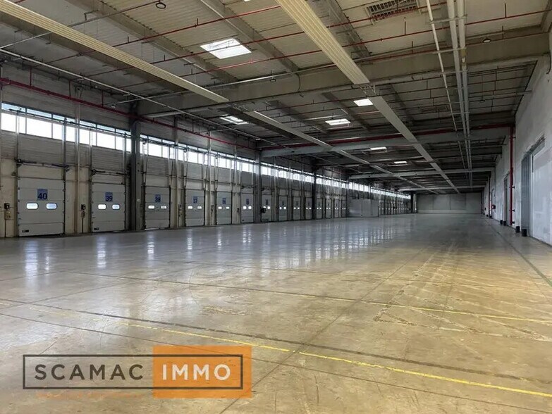 Industriel/Logistique dans Combs-la-Ville à louer - Photo de l’immeuble – Image 3 sur 5