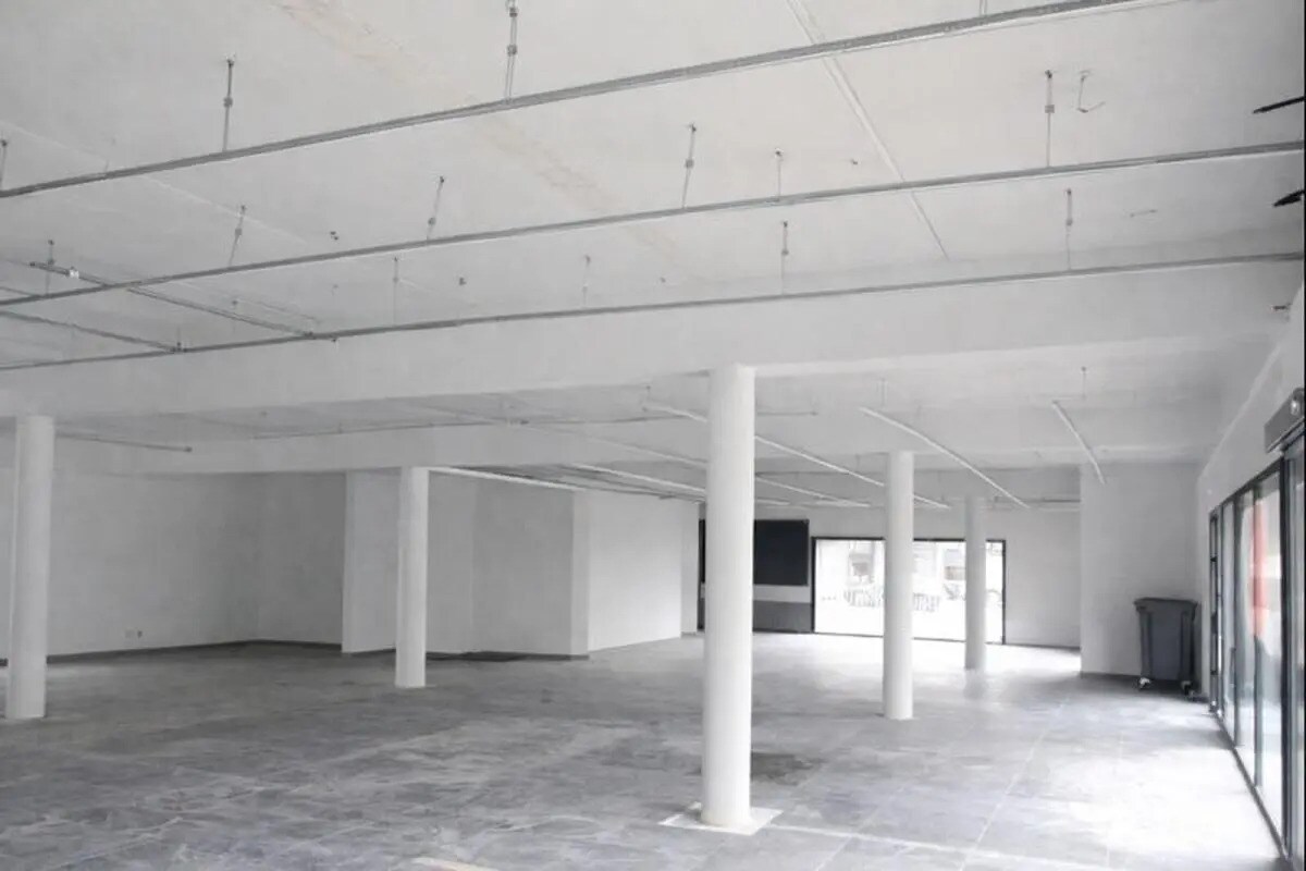 Local commercial dans Plescop à louer Photo intérieure– Image 1 sur 5