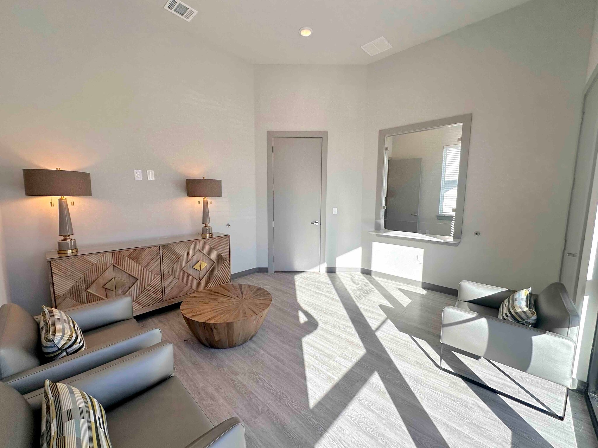 525 Shiloh Rd, Plano, TX à louer Photo intérieure– Image 1 sur 9