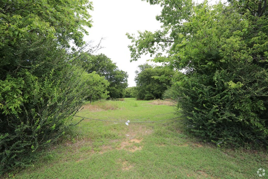 695 McKenzie St, Lewisville, TX à vendre - Photo principale – Image 1 sur 15
