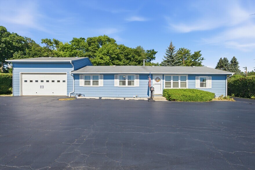 34112 N Barron Blvd, Grayslake, IL à vendre - Photo de l’immeuble – Image 3 sur 48