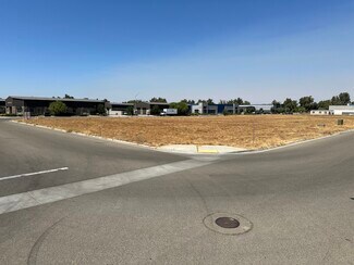 Plus de détails pour 543 Pollasky Ave, Clovis, CA - Terrain à vendre