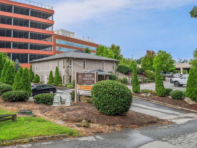 6 Brooklet St, Asheville, NC à louer - Photo de l’immeuble – Image 3 sur 32