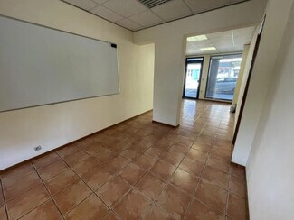 Plus de détails pour Bureau, Local commercial à louer