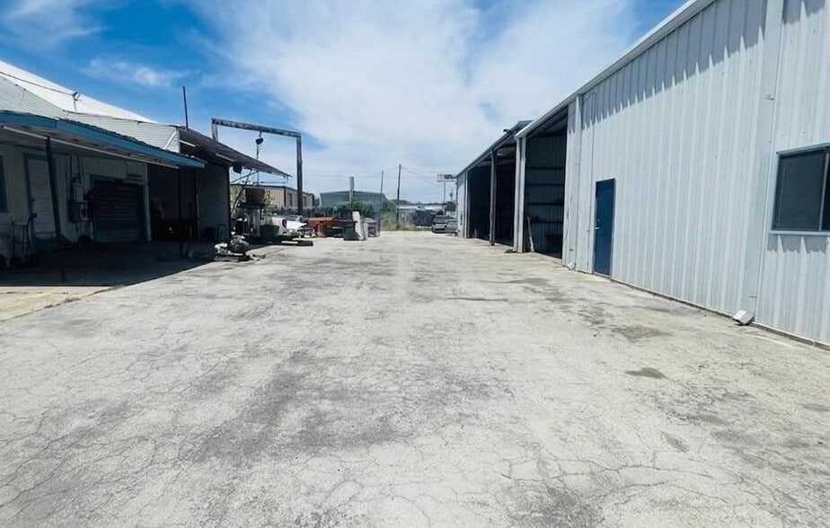 402 E 2nd St, Del Rio, TX à vendre - Photo principale – Image 1 sur 2