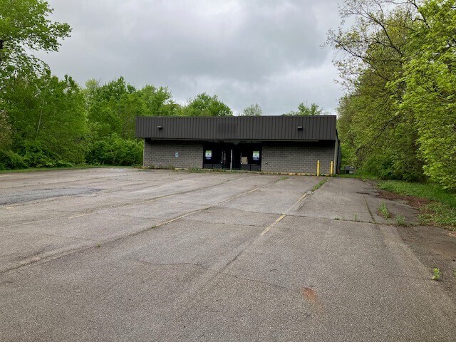 11180 Chardon Rd, Chardon, OH à vendre - Photo de l’immeuble – Image 2 sur 5