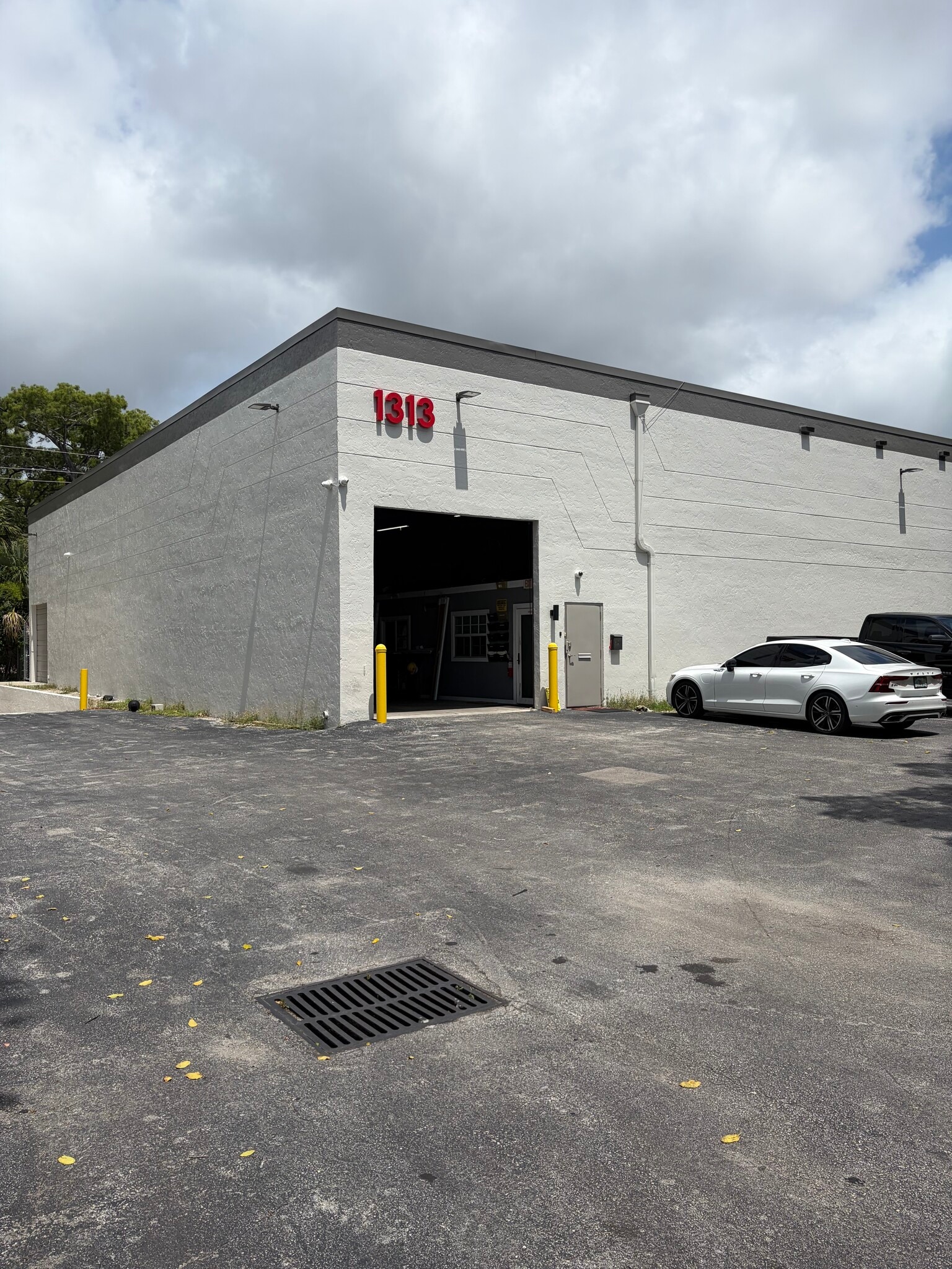 1313 NW 65th Pl, Fort Lauderdale, FL à vendre Photo principale– Image 1 sur 7