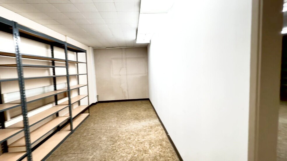 1012 Commercial St NE, Salem, OR à louer - Vidéo sur l’annonce professionnelle – Image 2 sur 23