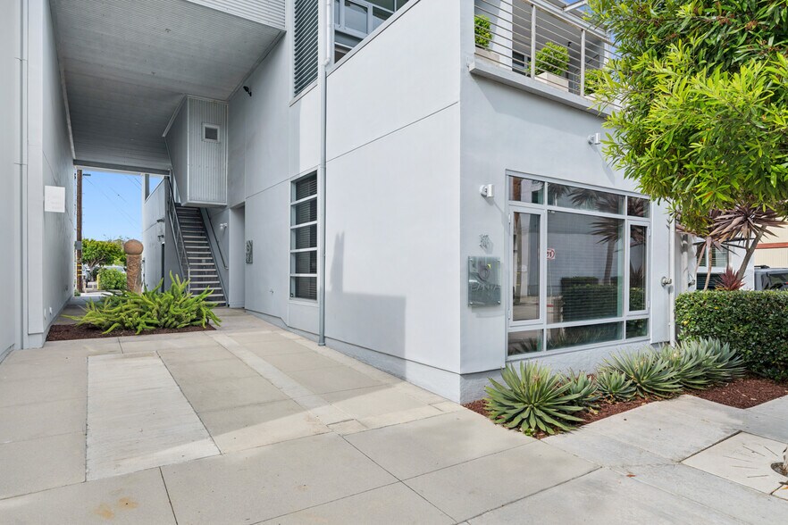 517 30th St, Newport Beach, CA à vendre - Photo de l’immeuble – Image 3 sur 15