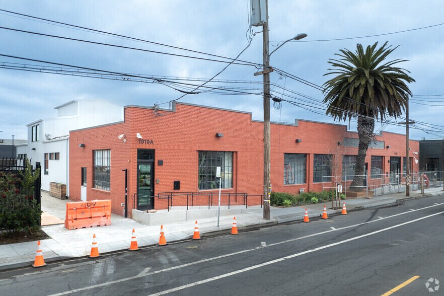 1919 Peralta St, Oakland, CA à louer - Photo de l’immeuble – Image 3 sur 11