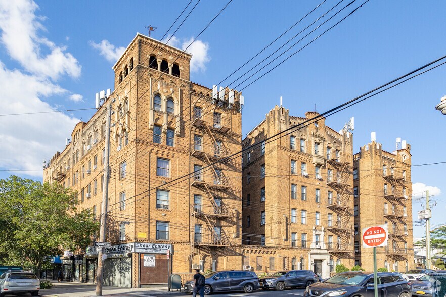 901 80th St, Brooklyn, NY à louer - Photo de l’immeuble – Image 2 sur 6