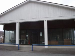 Plus de détails pour 513 Kanawha Ave, Rainelle, WV - Local commercial à vendre