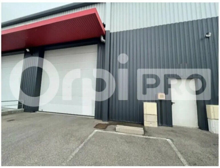 Local d’activités dans Saint-Quentin-Fallavier à louer - Photo de l’immeuble – Image 2 sur 8