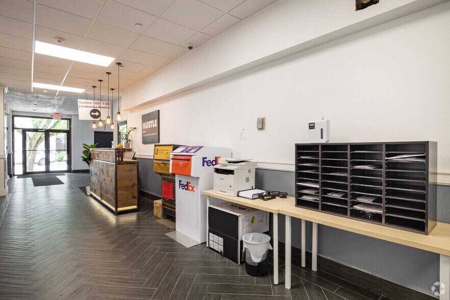 3 Grace Ave, Great Neck, NY à louer - Numérisation 3D Matterport – Image 3 sur 21