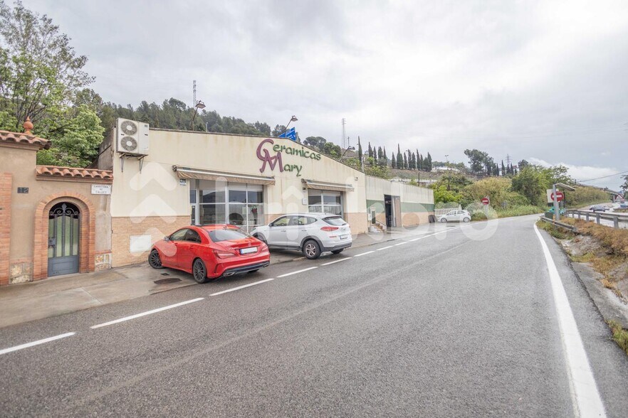 Naves en Carretera de Caldes portefeuille de 2 biens à vendre sur LoopNet.fr - Photo de l’immeuble – Image 2 sur 41