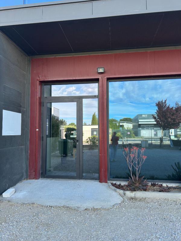 Plus de détails pour Local commercial à louer