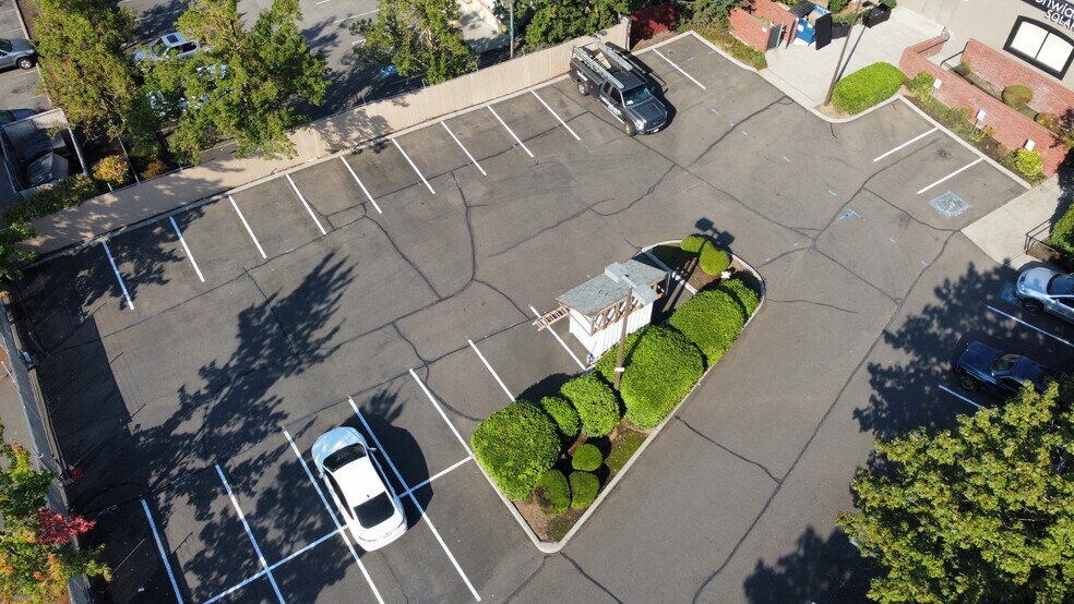 6407 NE 117th Ave, Vancouver, WA à vendre - Photo de l’immeuble – Image 3 sur 23