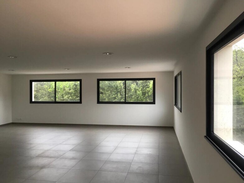 Bureau dans Mouans-Sartoux à vendre - Photo de l’immeuble – Image 3 sur 7
