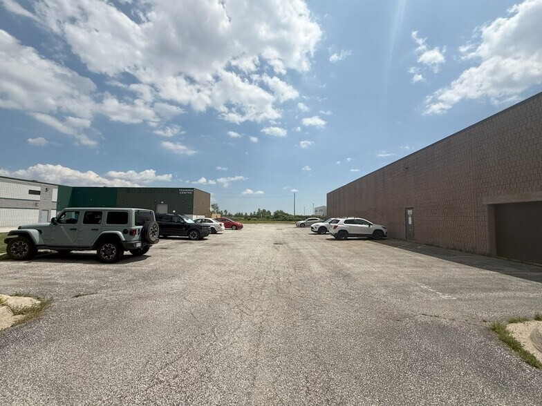 3403 St Etienne Blvd, Windsor, ON à vendre - Photo de l’immeuble – Image 3 sur 15
