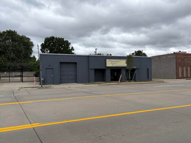 25831 John R Rd, Madison Heights, MI à vendre - Photo de l’immeuble – Image 2 sur 11