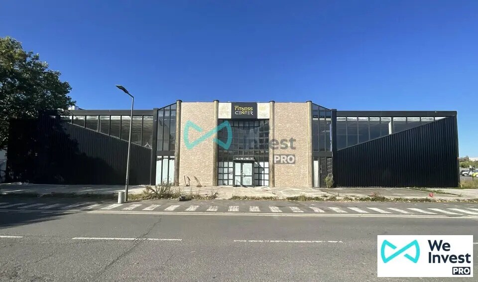 Local commercial dans Saint-Thibault-des-Vignes à louer Photo de l’immeuble– Image 1 sur 6