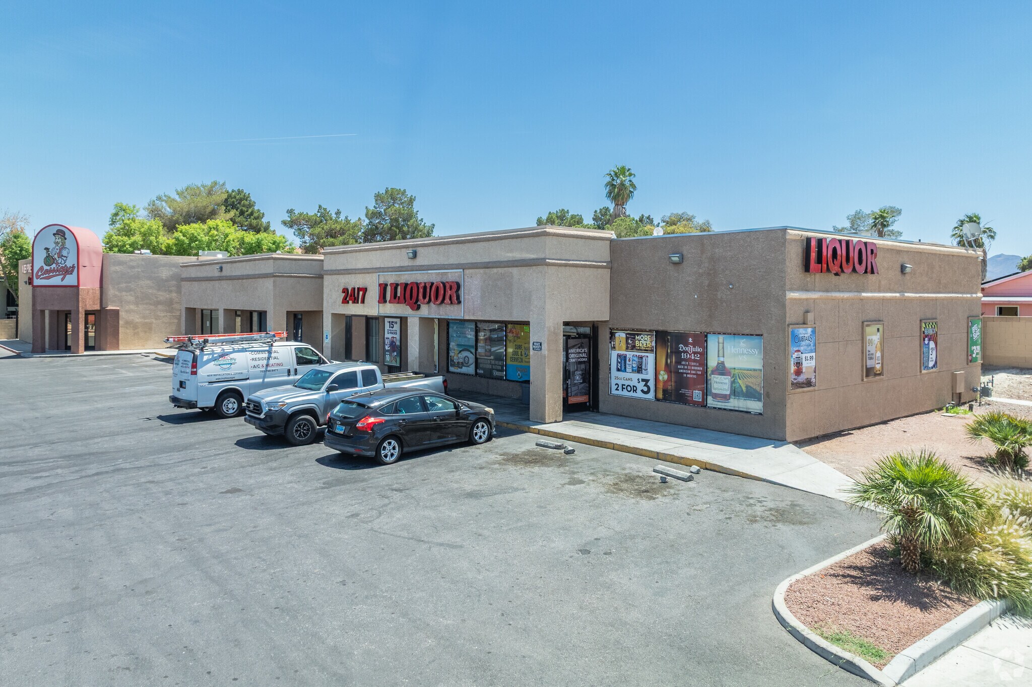5225 E Tropicana Ave, Las Vegas, NV à louer Photo de l’immeuble– Image 1 sur 7