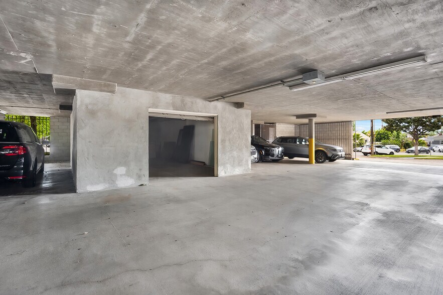 1405 N San Fernando Blvd, Burbank, CA à vendre - Photo de l’immeuble – Image 3 sur 7