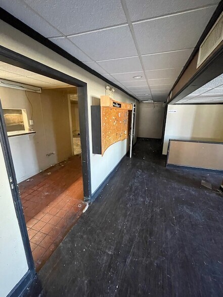 1801 Massachusetts St, Lawrence, KS à vendre - Photo intérieure – Image 3 sur 12