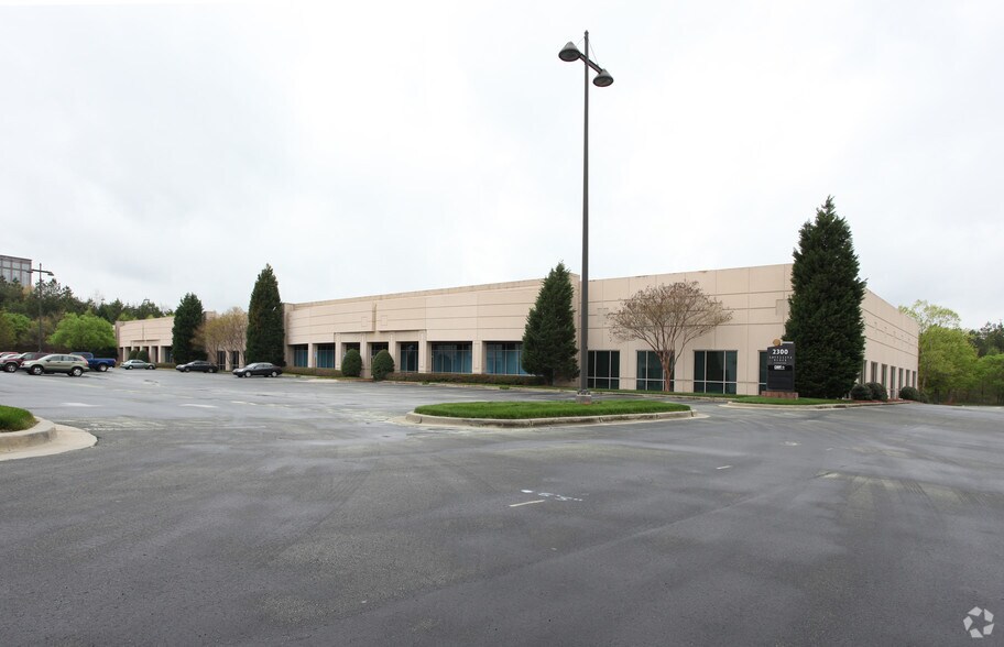 2435 Commerce Ave, Duluth, GA à louer - Photo principale – Image 3 sur 25